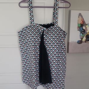 Stylish Black and White Patterned Women's Top